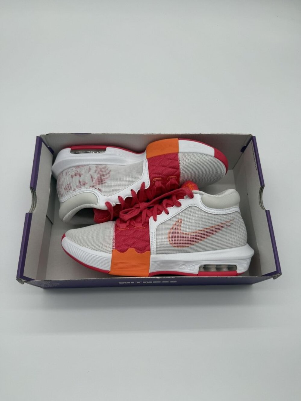 New Nike LeBron Witness VIII Shoes Men's Size 10.5 White Basketball FB2239 104